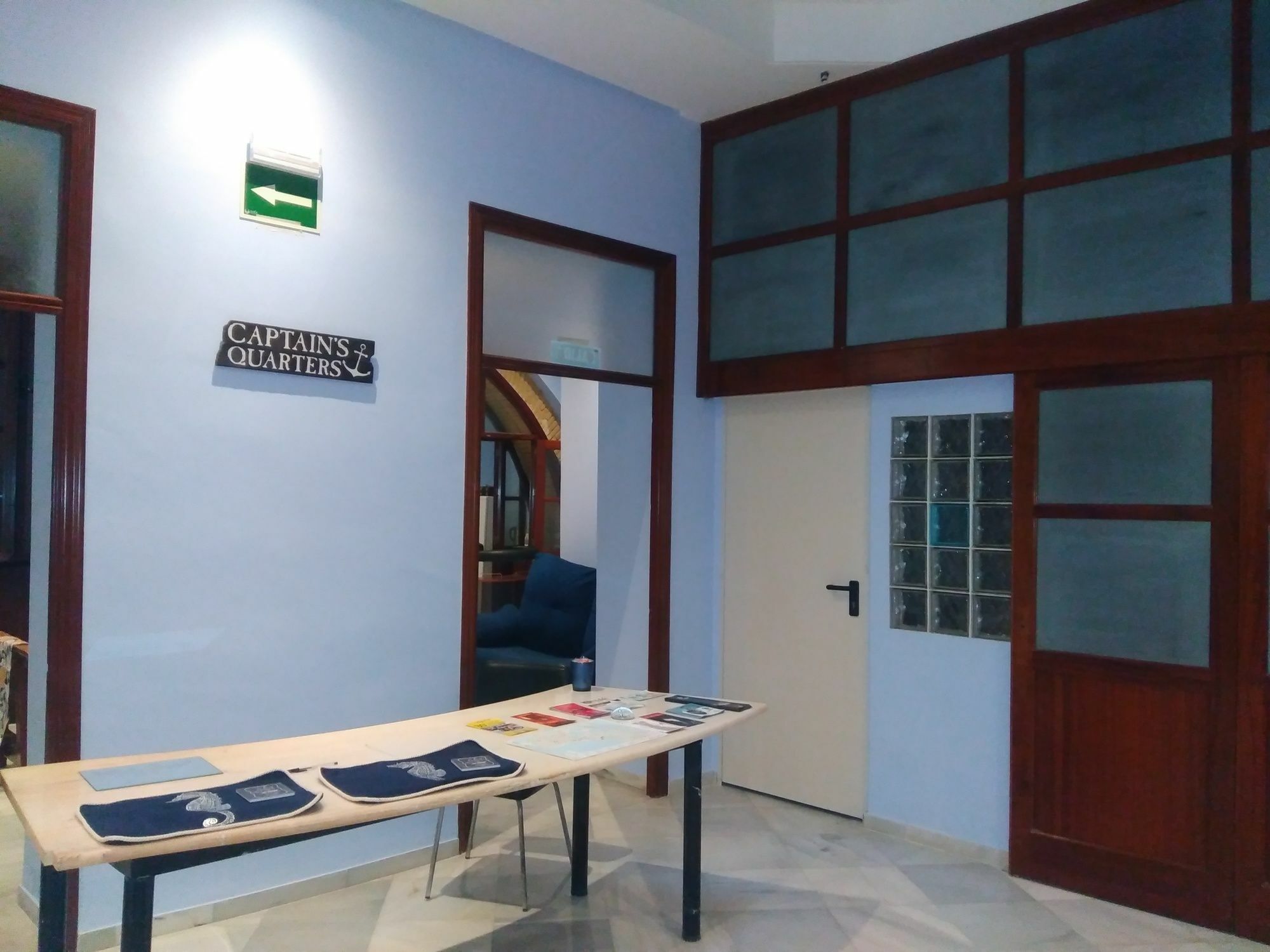 Hostal Casa Nautilus Кадис Екстериор снимка