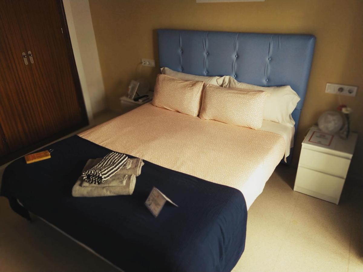 Hostal Casa Nautilus Кадис Екстериор снимка